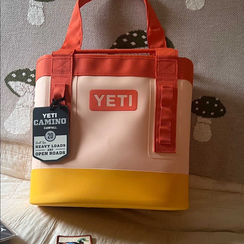 RARE / DISCONTINUED YETI Camino 20 - peach/beekeeper